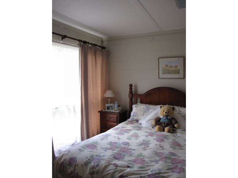 2/15 Railway Crescent, Moe VIC 3825