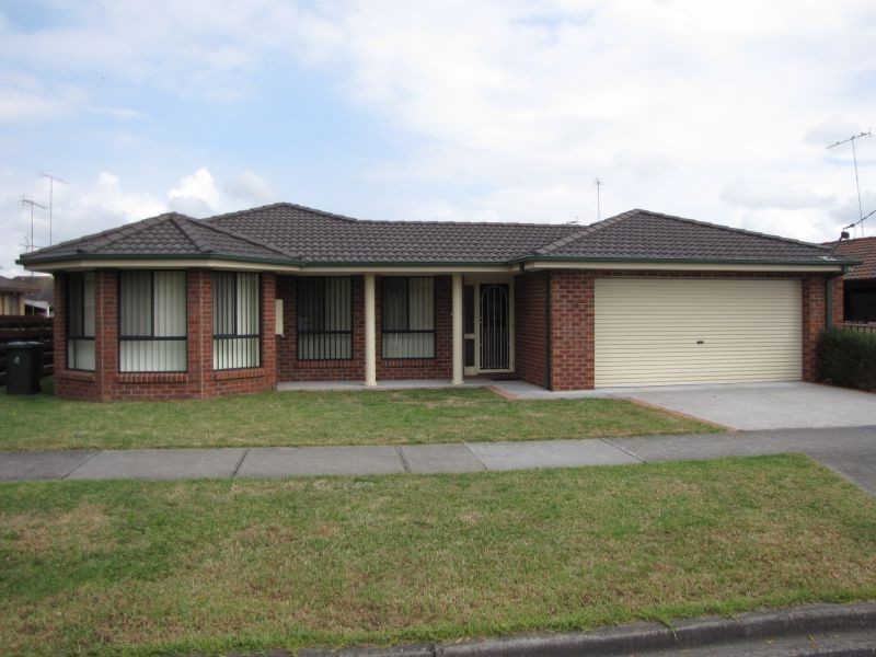 18 Saxtons Drive, Moe VIC 3825
