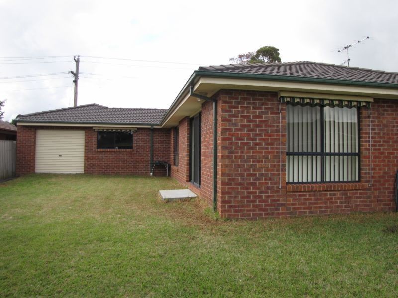18 Saxtons Drive, Moe VIC 3825