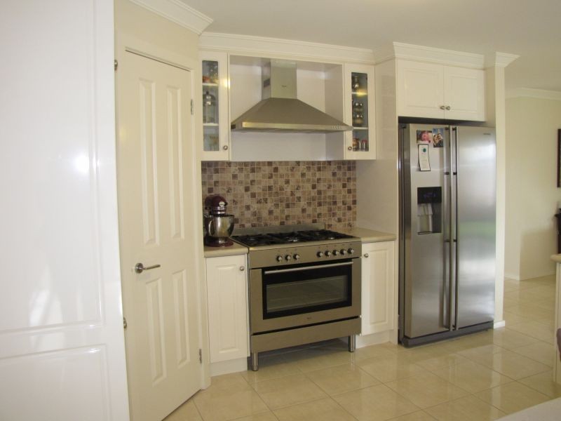 8 Copperhead Court, Newborough VIC 3825
