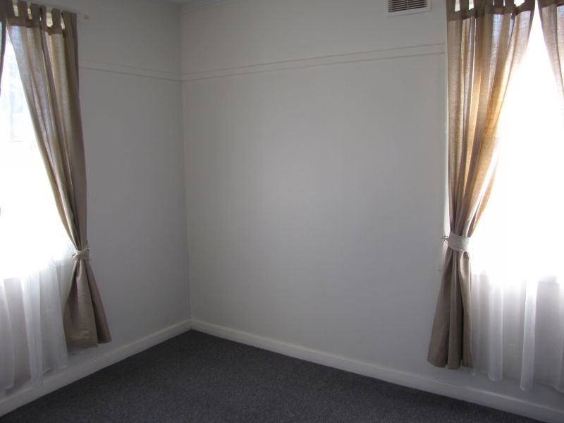 52 Service Road, Moe VIC 3825
