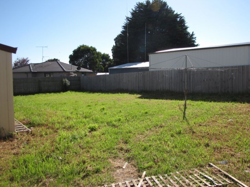 52 Service Road, Moe VIC 3825