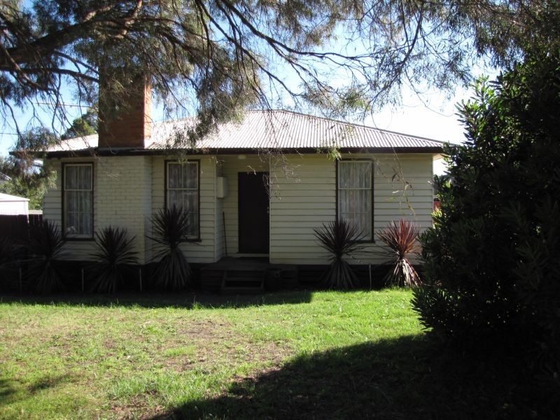 52 Service Road, Moe VIC 3825