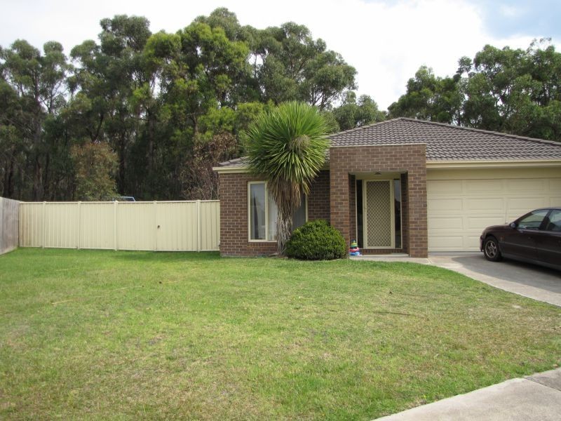 5 Crombe Court, Newborough VIC 3825