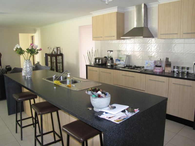 5 Crombe Court, Newborough VIC 3825