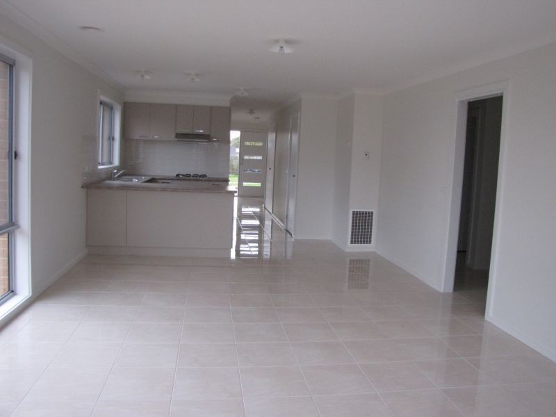 13A Randall Crescent, Moe VIC 3825