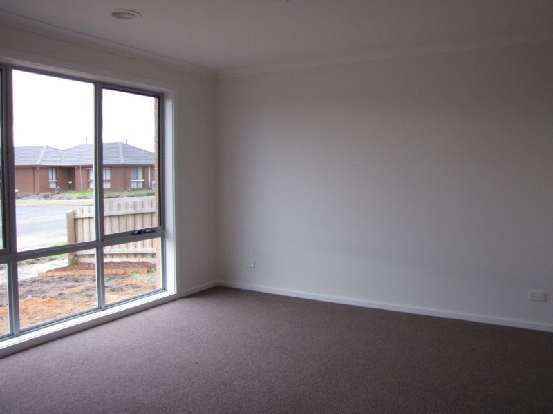 13A Randall Crescent, Moe VIC 3825