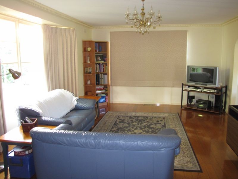 11 Smallburn Avenue, Newborough VIC 3825