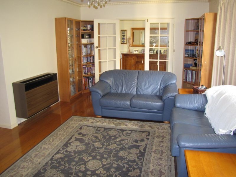 11 Smallburn Avenue, Newborough VIC 3825