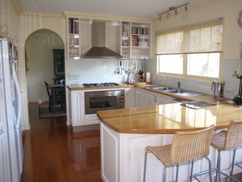 11 Smallburn Avenue, Newborough VIC 3825