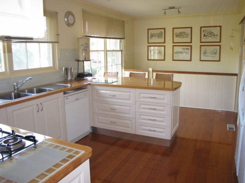 11 Smallburn Avenue, Newborough VIC 3825