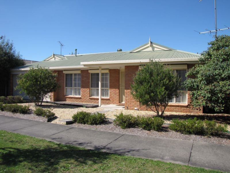 22 Jeeralang Avenue, Newborough VIC 3825