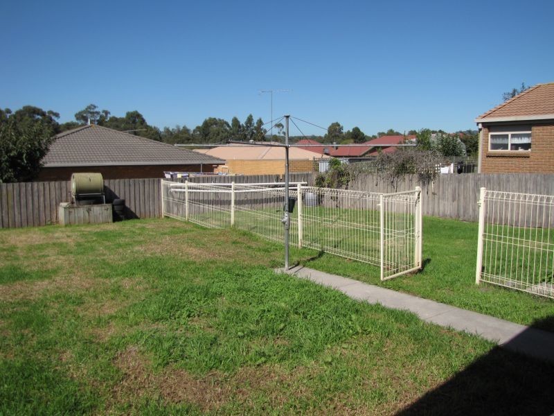 22 Jeeralang Avenue, Newborough VIC 3825