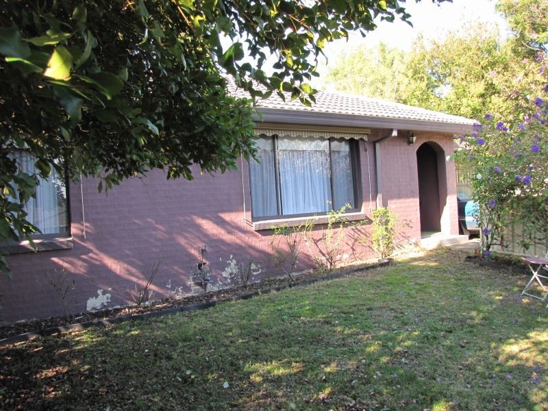 3/2 Joy Street, Newborough VIC 3825