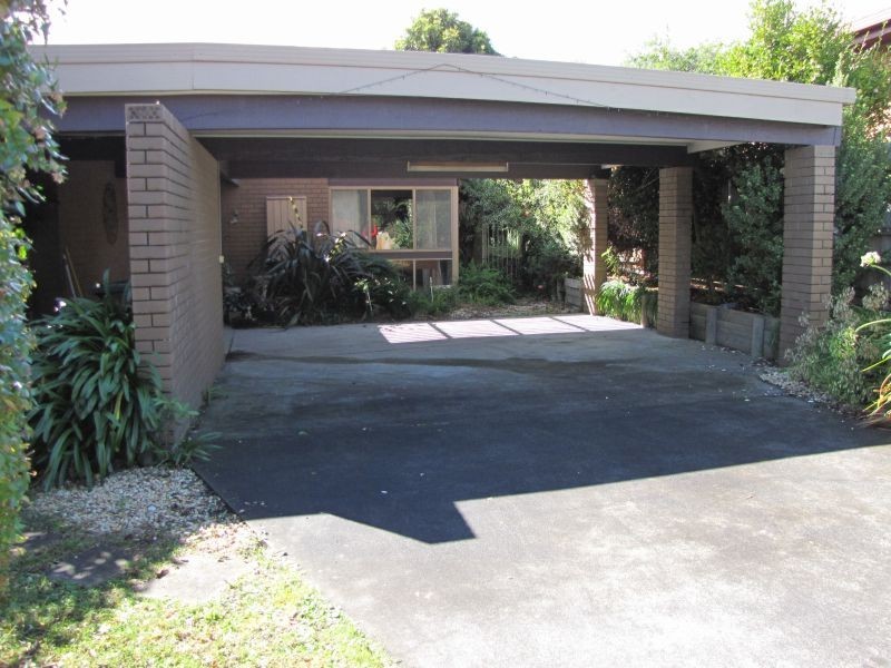 12 Belvedere Court, Newborough VIC 3825