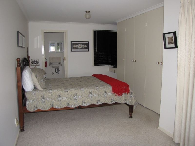 12 Belvedere Court, Newborough VIC 3825