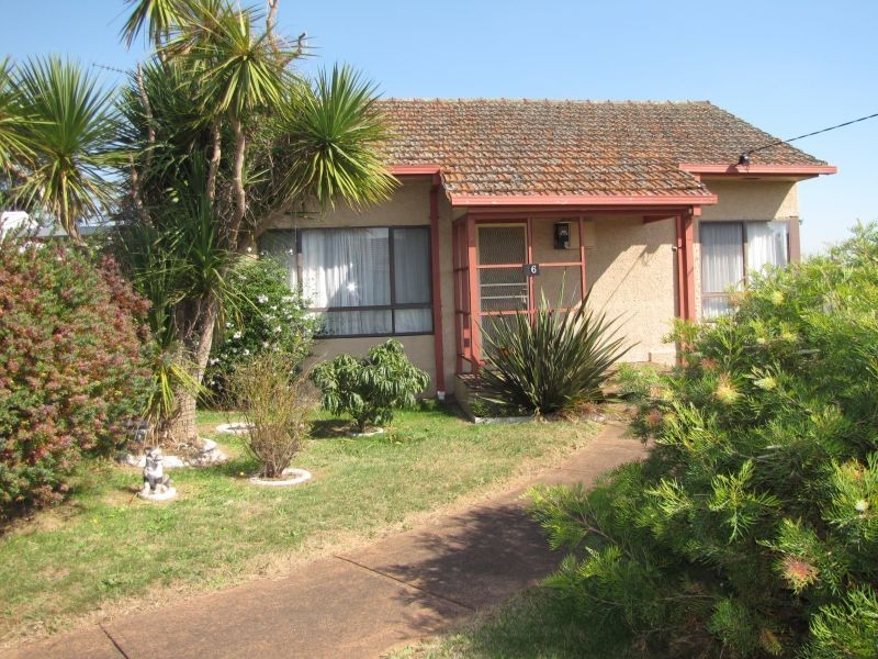 16 Ross Avenue, Moe VIC 3825