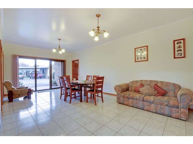 123 Lloyd Street, Moe VIC 3825