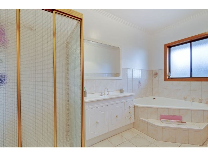 123 Lloyd Street, Moe VIC 3825