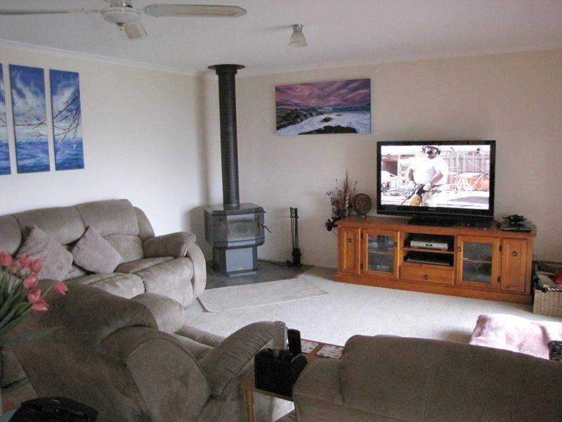 56 Yasmin Drive, Hernes Oak VIC 3825