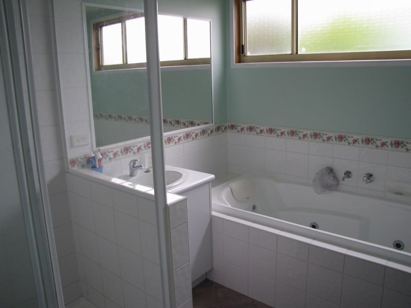 56 Yasmin Drive, Hernes Oak VIC 3825