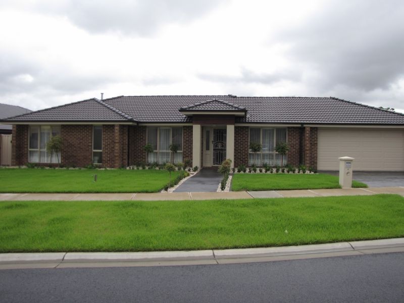 8 Copperhead Court, Newborough VIC 3825