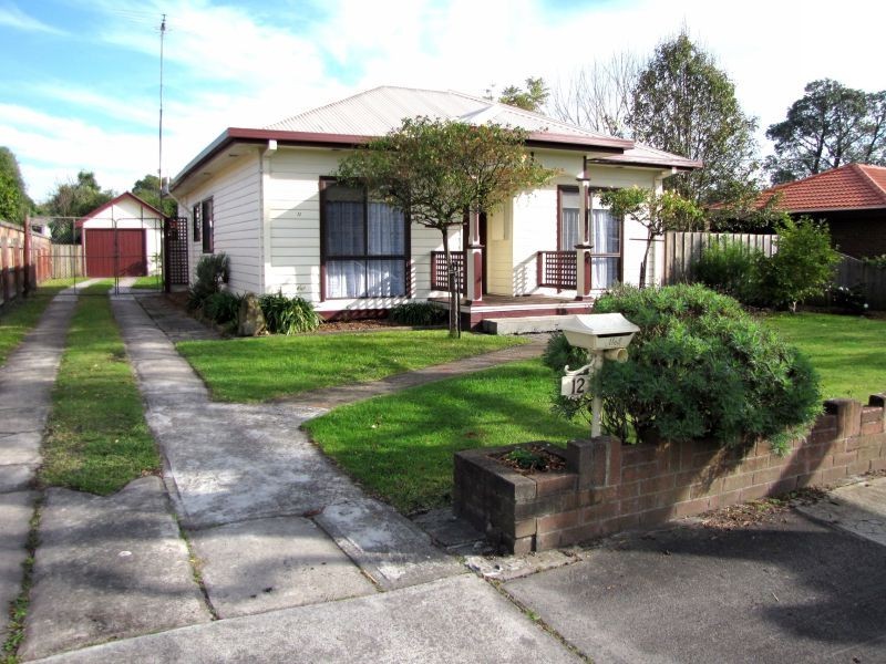 12 Bruce Street, Moe VIC 3825
