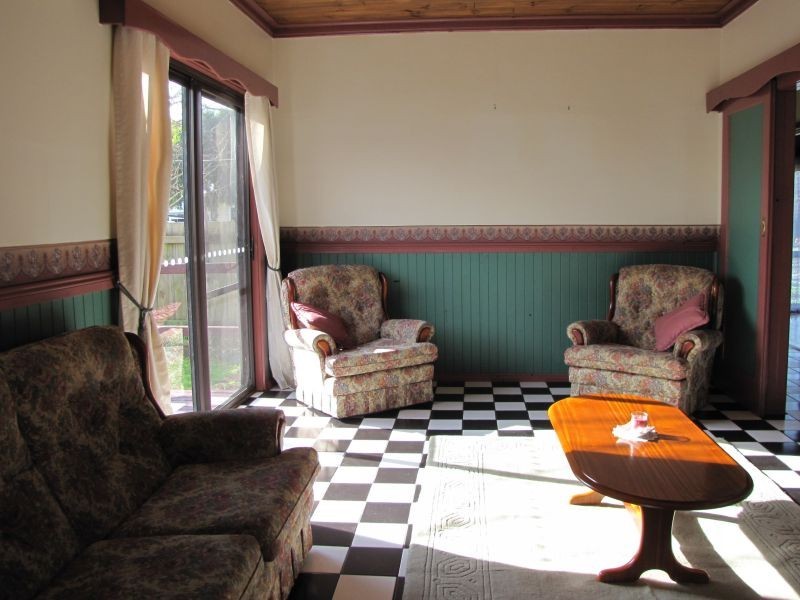 12 Bruce Street, Moe VIC 3825