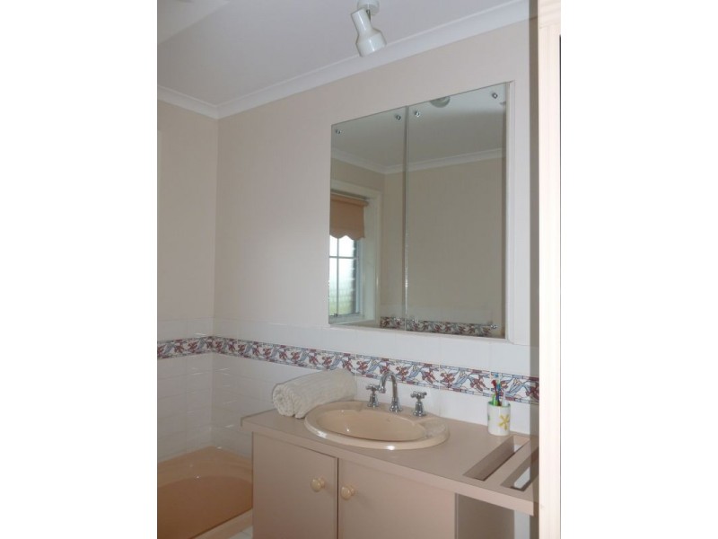 9 Wirrana Drive, Moe VIC 3825