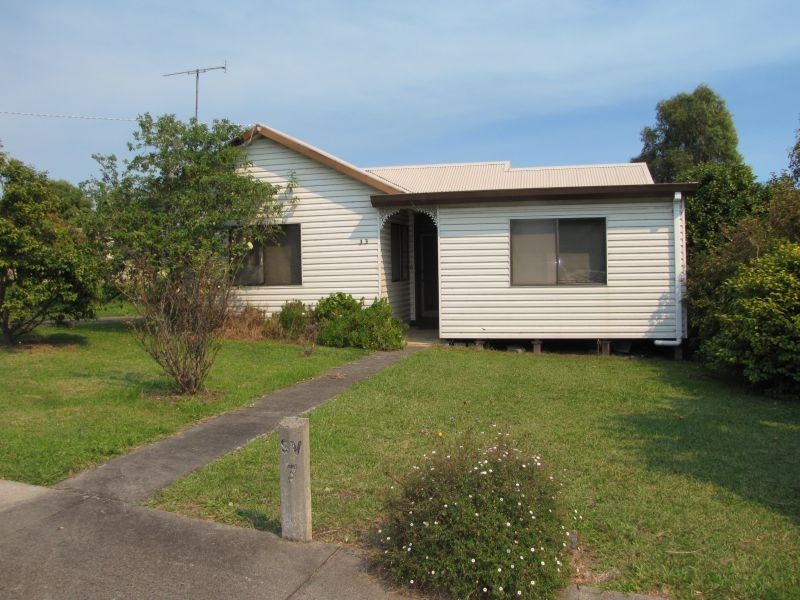 33 Shanahan Parade, Newborough VIC 3825