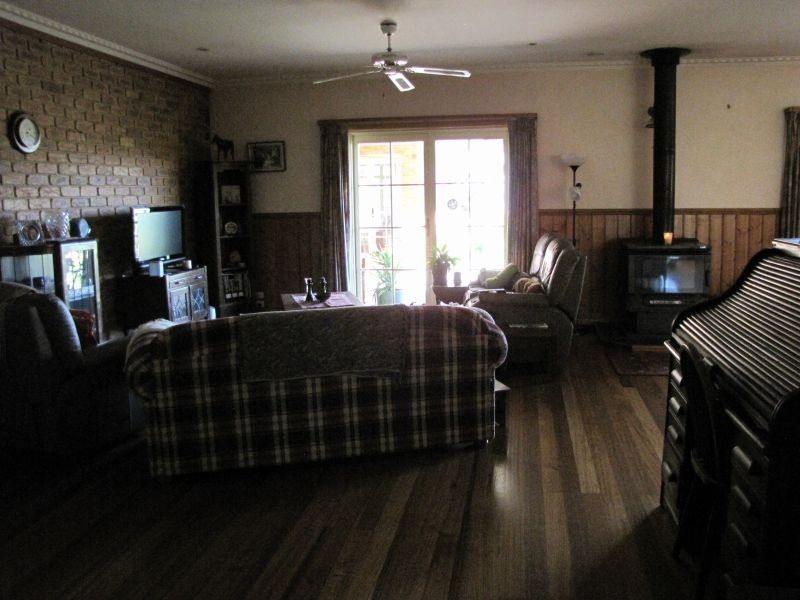 17 Adam View Court, Tanjil East VIC 3825