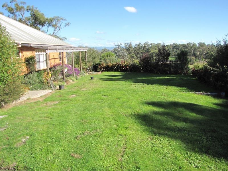 17 Adam View Court, Tanjil East VIC 3825