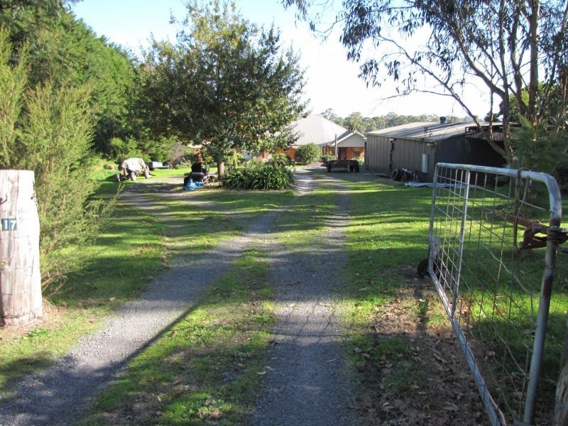 17 Adam View Court, Tanjil East VIC 3825