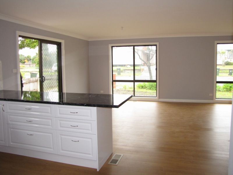 18 Boolarra Avenue, Newborough VIC 3825