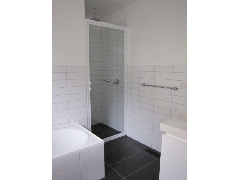 18 Boolarra Avenue, Newborough VIC 3825