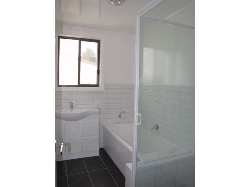 18 Boolarra Avenue, Newborough VIC 3825