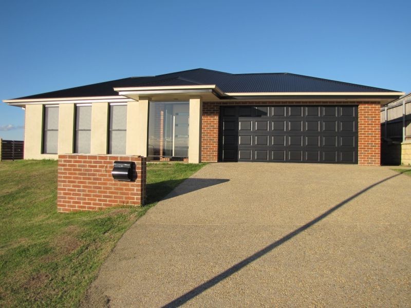 1 Ashlyn Parade, Moe VIC 3825