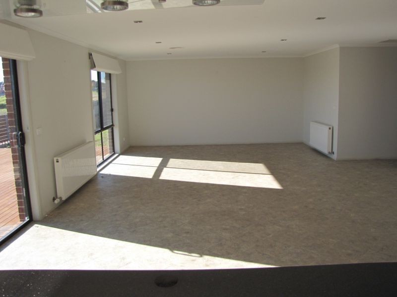1 Ashlyn Parade, Moe VIC 3825