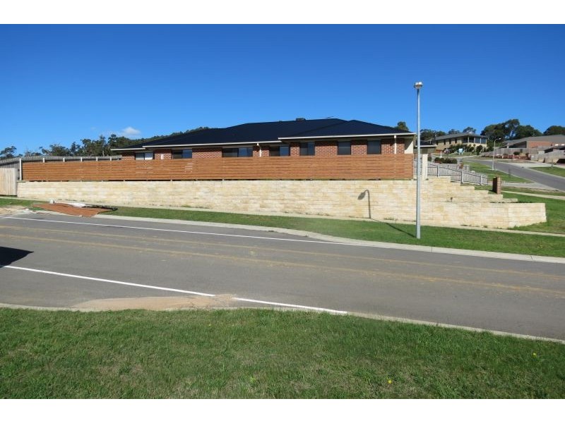 1 Ashlyn Parade, Moe VIC 3825