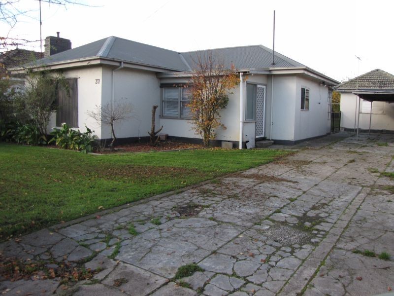 37 Watsons Road, Moe VIC 3825
