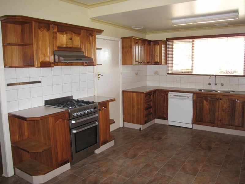 2A Vale Street, Moe VIC 3825