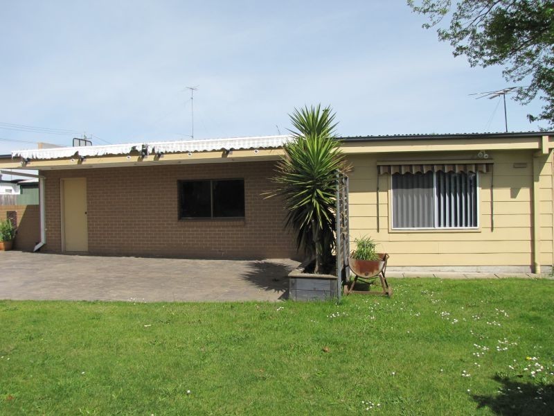 2A Vale Street, Moe VIC 3825