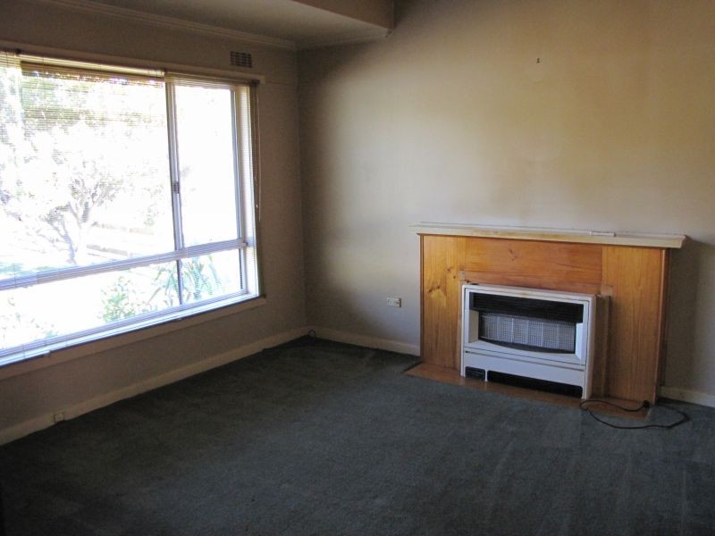 24 Service Road, Moe VIC 3825