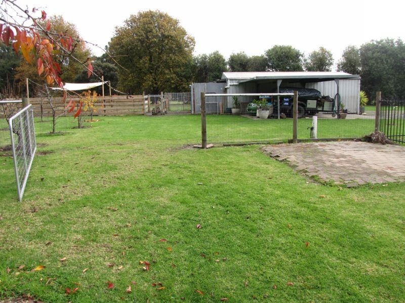 7 Frys Track, Newborough VIC 3825