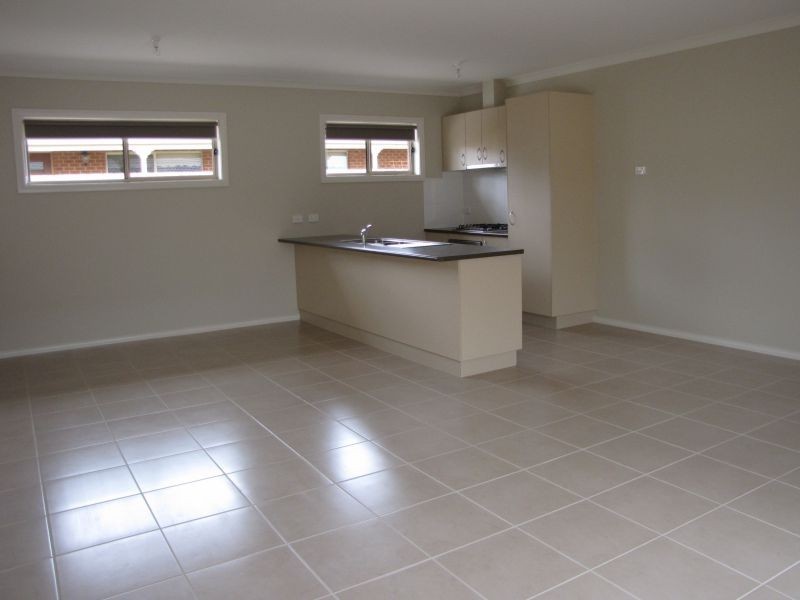 1/49 Sweetwater Place, Moe VIC 3825