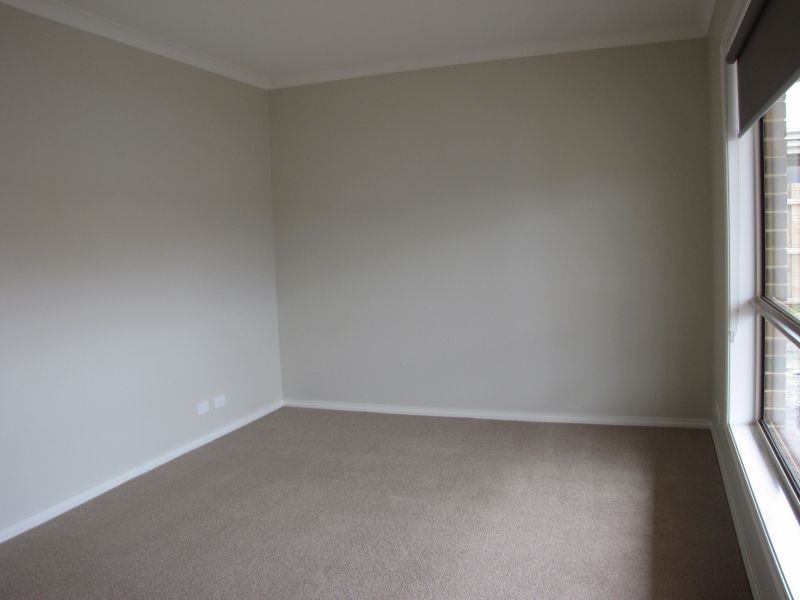 1/49 Sweetwater Place, Moe VIC 3825