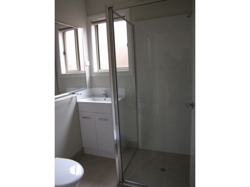 3/49 Sweetwater Place, Moe VIC 3825