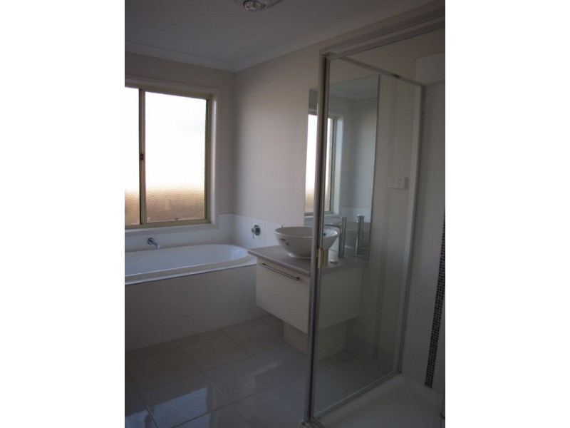 53 Sweetwater Place, Moe VIC 3825