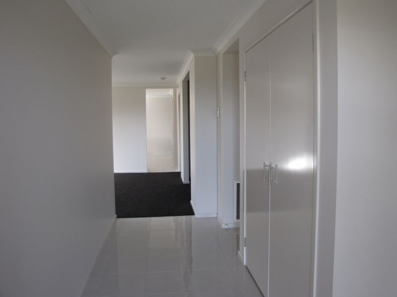 53 Sweetwater Place, Moe VIC 3825