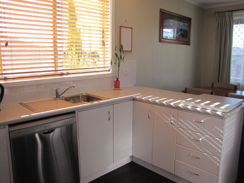 17 William Street, Newborough VIC 3825